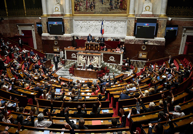 马克龙宣布访华时间，人还没到，就发出两个请求，希望中方能同意