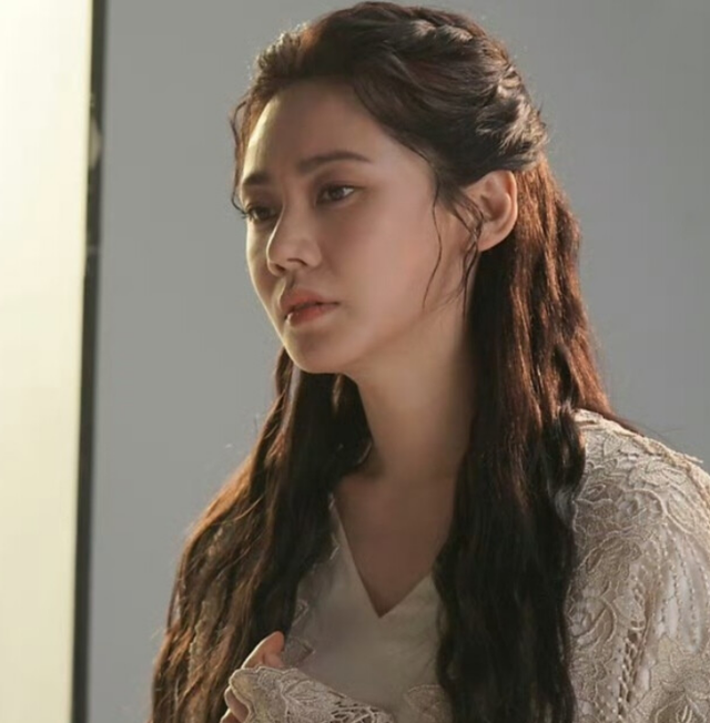 于晓光做梦没想到，韩国总统访华仅3天	，46岁秋瓷炫竟意外火出圈