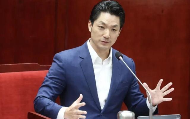 行程有变，蒋万安将提前返台，32国来势汹汹，为干涉台湾问题铺路