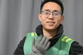 985硕士失业转行环卫工，月薪3000早6晚9：存款50万，比失业体面图片