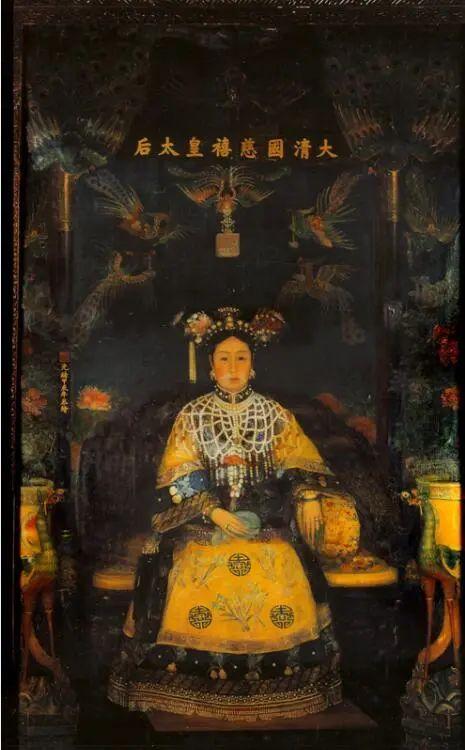 慈禧的“真实照片”,被美国博物馆珍藏至今,这才是她的真实容貌