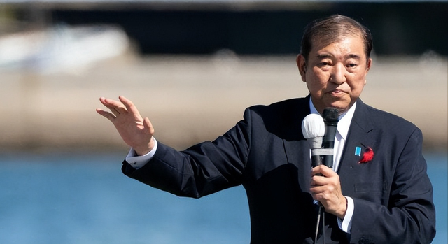 海啸扑向日本，超200万人紧急避险！日首相突然下令，暂停核污水排海？美专家：最坏情况还没来