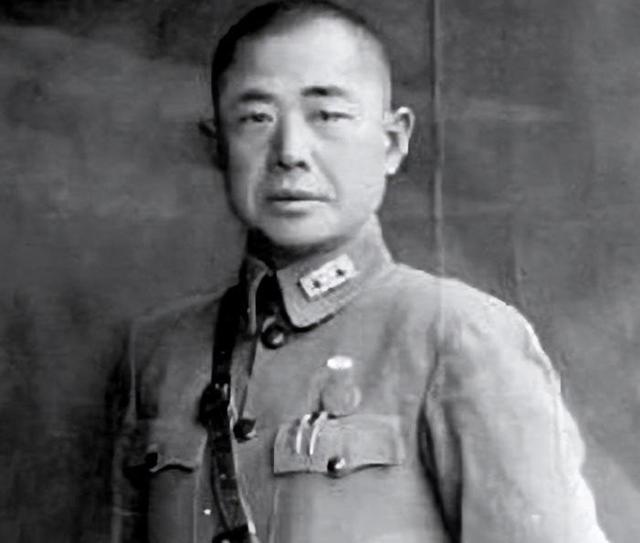 开国上将陪侍病重妻子，不料妻子指着主治医生：你娶了她我才安心