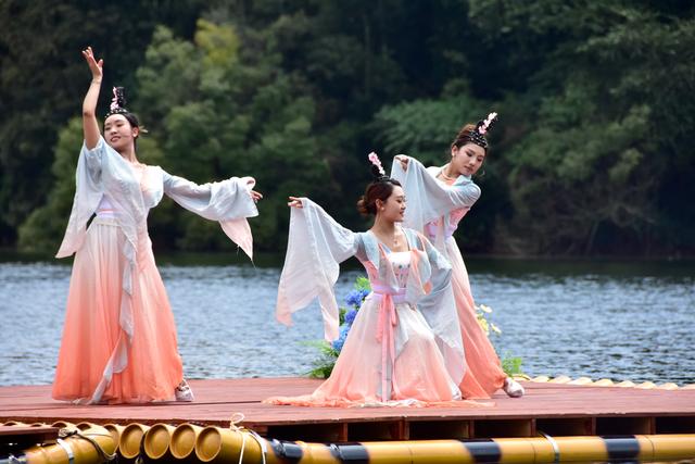 双节同庆·湖韵古风！昆明野鸭湖打造沉浸式水上演绎盛宴，解锁中秋国庆新玩法