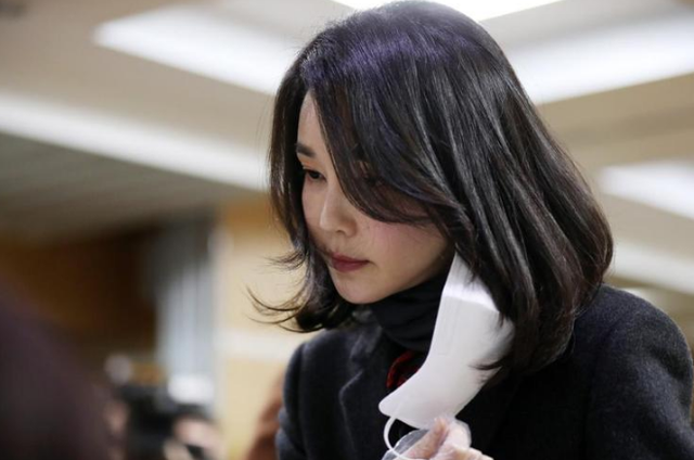 一周拒捕两次，10个壮汉都制不住，韩国前总统尹锡悦彻底丢掉了自己的体面，现场究竟有多夸张？