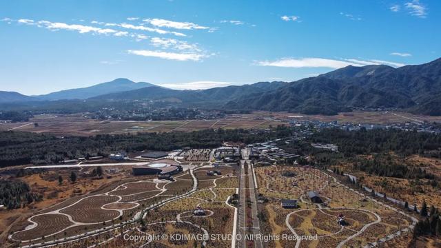 我愿称腾冲为秋季的天花板！银杏、温泉、古镇，来过的人都不想走