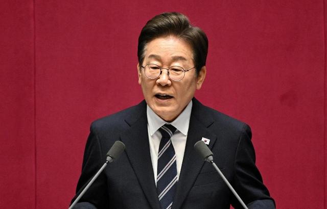 高市早苗反击方案已正式公布！动手前，日方当面质问中方一个问题