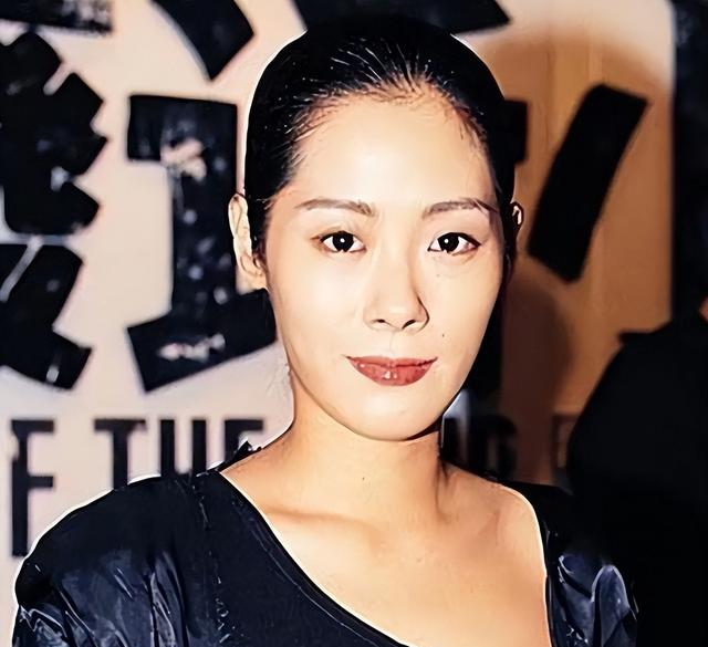 看得出来，关淑怡的事变真不少，新闻一曝出就让人觉得她像是从