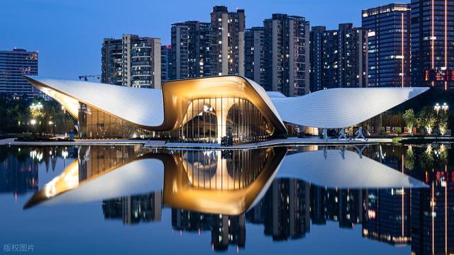 国内几乎 “0 差评” 的城市！美食扎堆不抬价，60 岁前一定要去一次