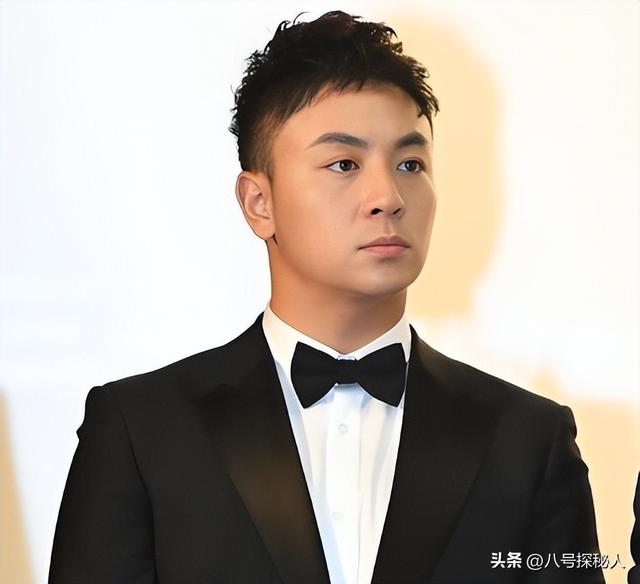 分手14年，释小龙何洁境遇天差地别，一个身家过亿，一个养不起娃