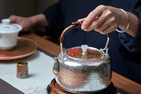 白银每克不过6元，为什么加工成它就能卖到“天价”？图片