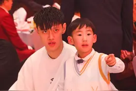 重情重义!周琦儿子糊糊得知曾凡博受伤茶饭不思,情绪突然崩溃痛哭图片