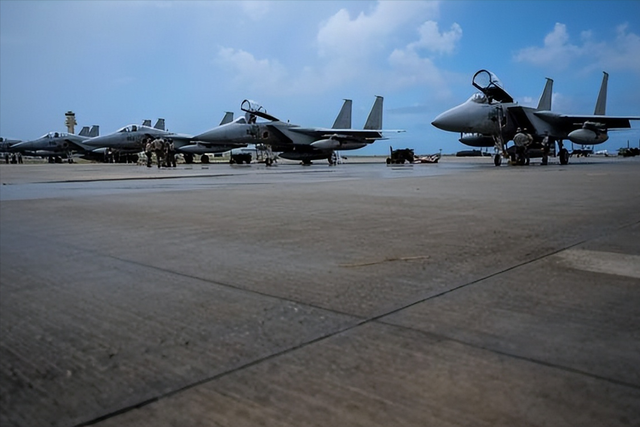 日本3箭齐发，高市通知中国2个不变，备战细节曝光，局势恶化？