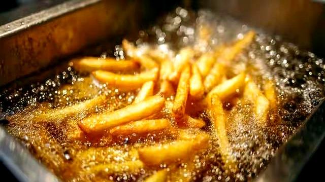 控制体重最好是晚上，晚餐坚决不吃这 4 样，掉秤速度巨快！