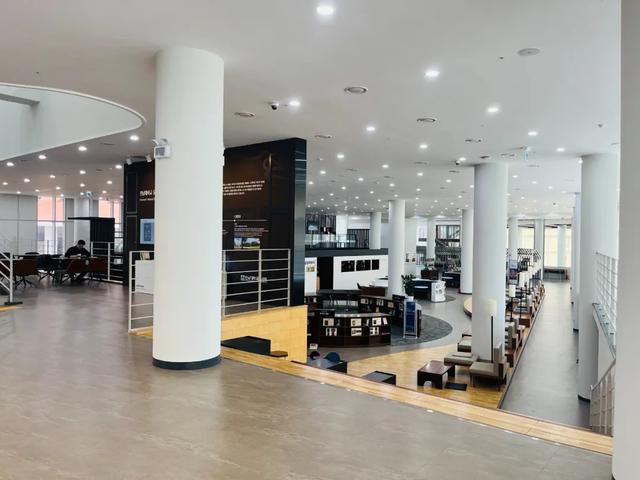 韩国镜像:看见与被看见的旅程