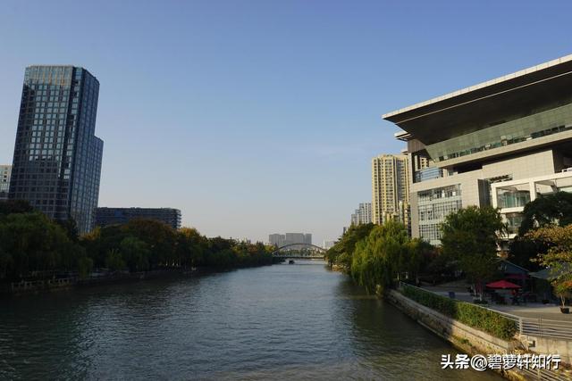 西湖文化广场离西湖有多远，千万别以为它就在西湖边上