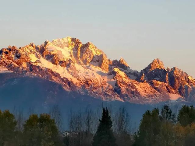 【视界】雪巅染金:丽江冬日的第一封邀约