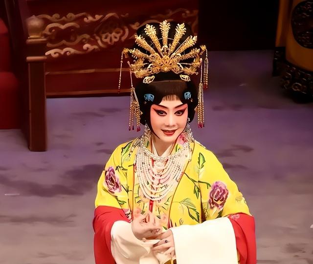59岁李胜素：她不要丈夫、不要孩子，却活成了最让人羡慕的女人