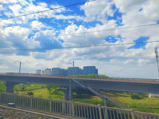 安徽：在潜山经历的1016天 此时泪水滴在了书上