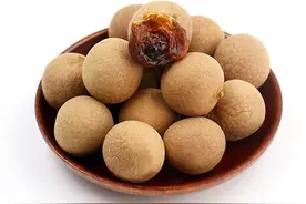 61岁大爷每天用干桂圆泡水喝，坚持一年后，上医院检查身体咋样图片