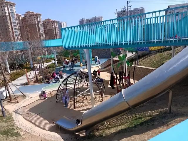 深圳宝安新空中公园！看飞机+遛娃+喝咖啡，还藏 “塞纳河”？