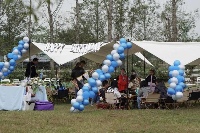 探秘新场景 | 驰骋、出片、下午茶！新津藏着一个“骑士养成基地”