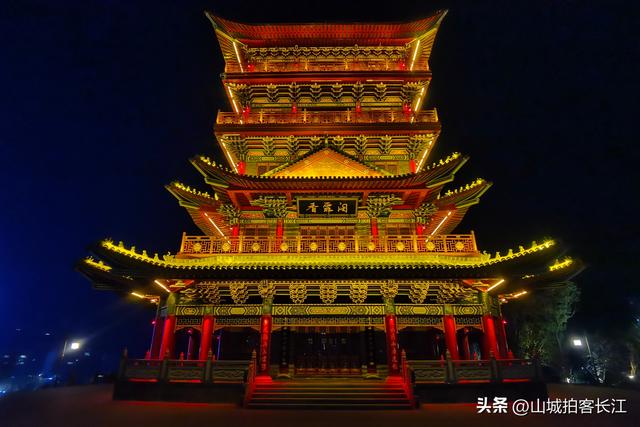 重庆这座斥资35亿打造的古城，夜景美如画卷，游客却很少？