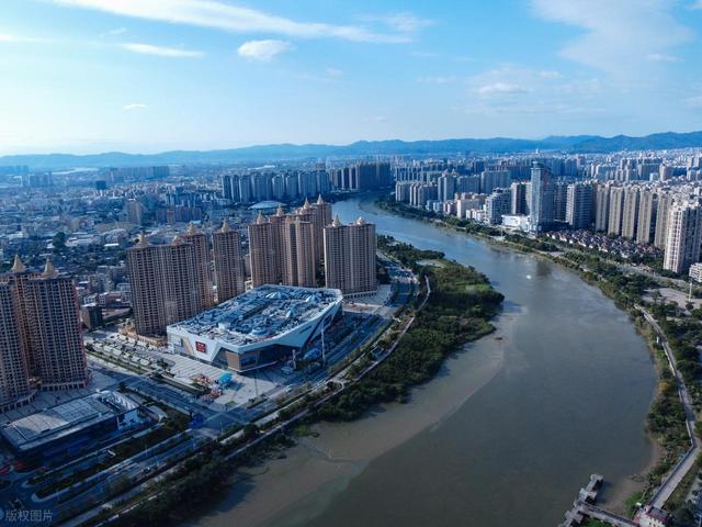 广东这座“低调”城市，名气被潮州汕头掩盖，却用美景征服全国