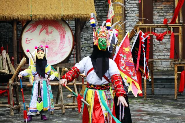 贵州：畅游安顺风光，感受黔中民俗！