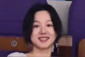 马龙的妻子夏露面相很有福气，她漂亮温柔很耐看图片