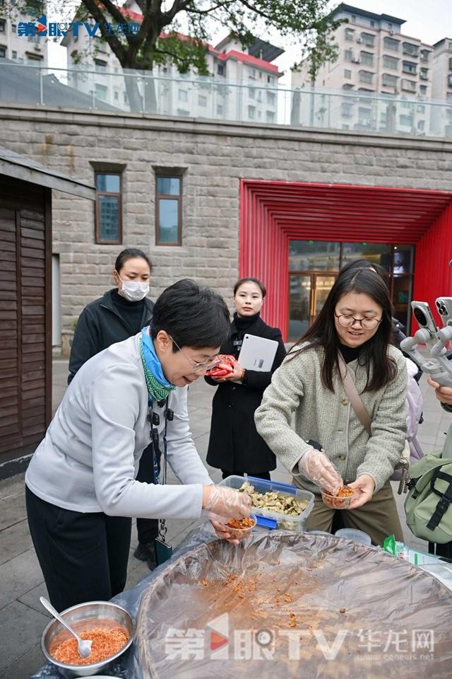 从水下题刻到山体工程奇迹 蒙曼在重庆涪陵“一山一水”中感叹古今传奇