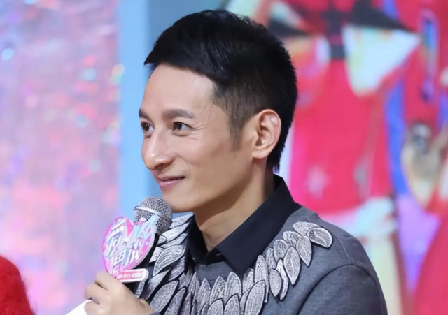 钱再多有什么用？从主持人到“精神病”，48岁李维嘉现状令人唏嘘