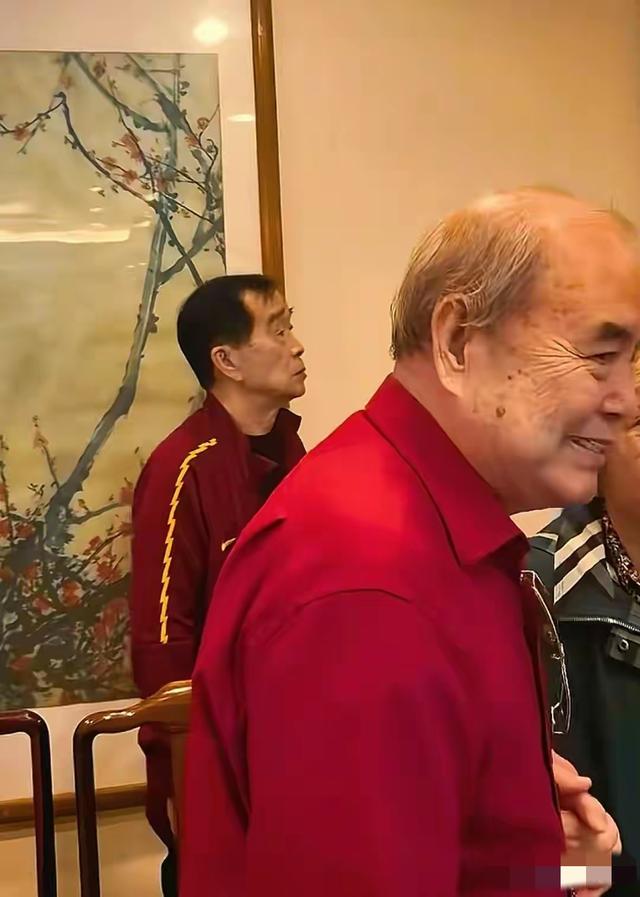 相声界泰斗北京聚会，李国盛坐C位，李金斗 赵炎 石富宽站二排