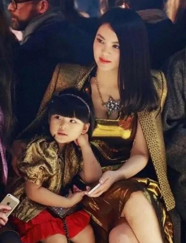 钱再多有何用！50岁常住英国的李湘，终于为自己的行为付出了代价