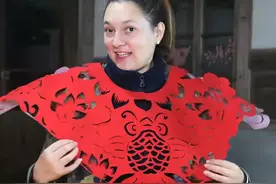 洋媳妇杨奇娜去世后续：曝娘家父母欲将她接回，儿子计划本周回国图片