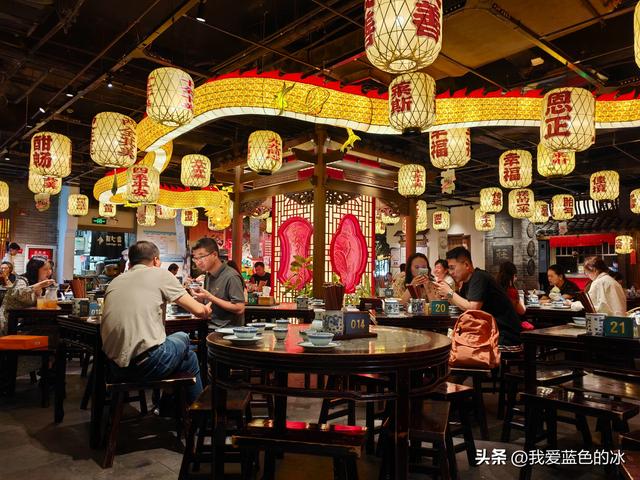以吃的名义南京一日游：南京大牌档的午餐，四个招牌菜点了三样