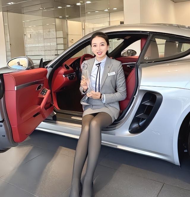 保时捷女销冠后续：1年前生活照朋友圈被扒，家境丈夫职业被曝光