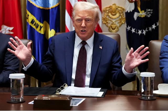 中方话音刚落	，特朗普通告全世界：税率加到200%！首个牺牲国出现