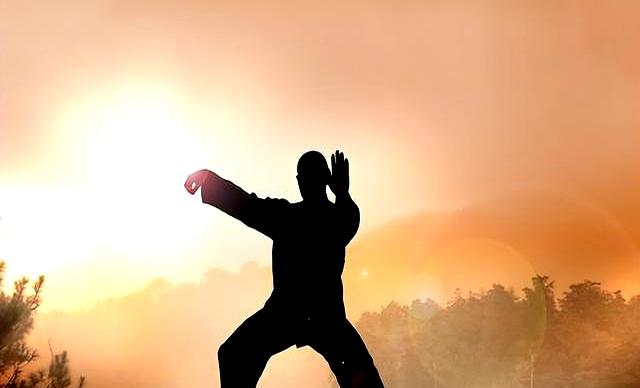 独练太极拳，在什么时候合适呢？