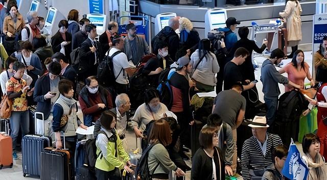 大量日本游客涌入北京，打着旅游幌子不去旅游不吃美食，来干嘛？