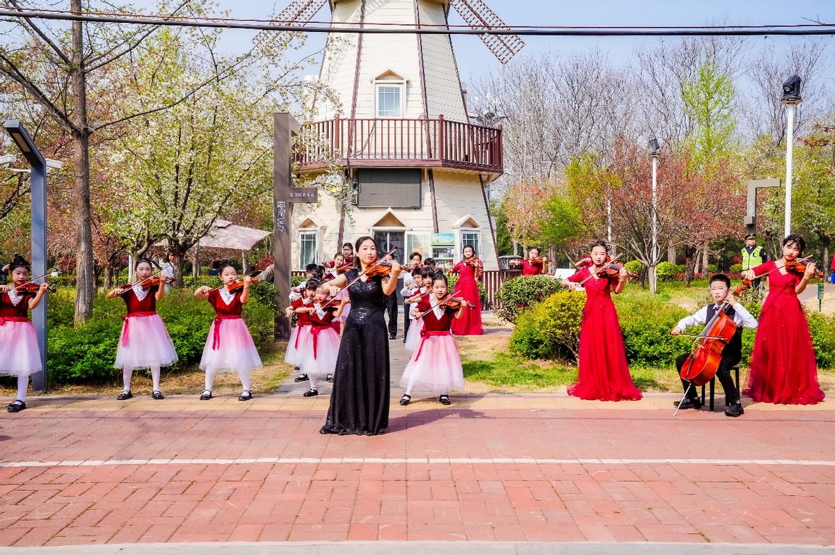 鹤舞樱飞 向新而行——2026樱花季鹤壁文旅推介大会开幕(图3) 鹤舞樱飞 向新而行——2026樱花季鹤壁文旅推介大会开幕(图3)