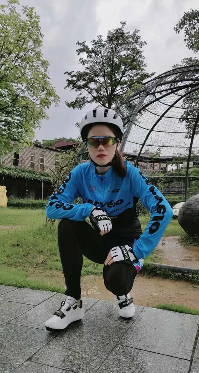 我就一3000块的车，啥装备没有，出去骑车应该没人笑吧！