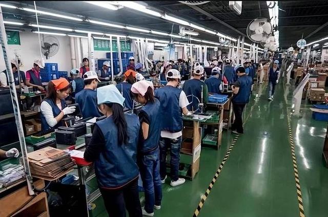 月薪过万却招不到人？三大行业陷入“用工荒”，年轻人为啥不愿干