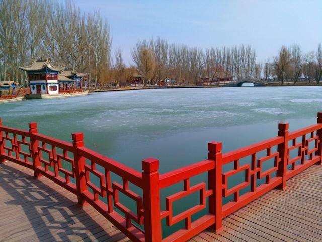 甘肃酒泉市内的泉眼——酒泉