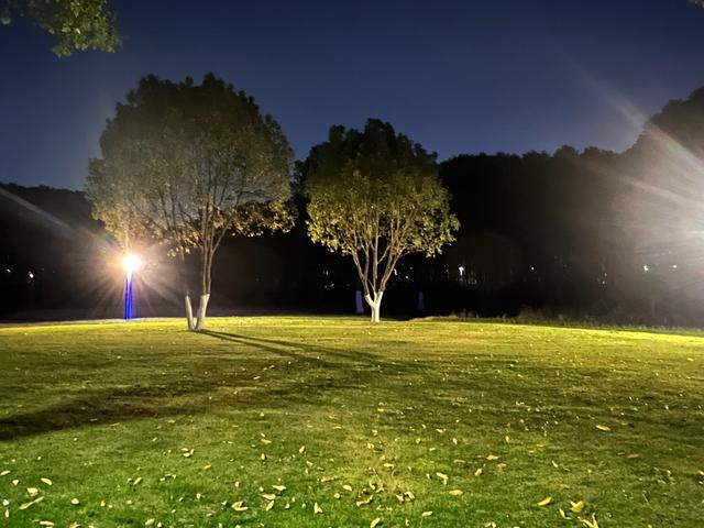夜步嘉兴中央公园