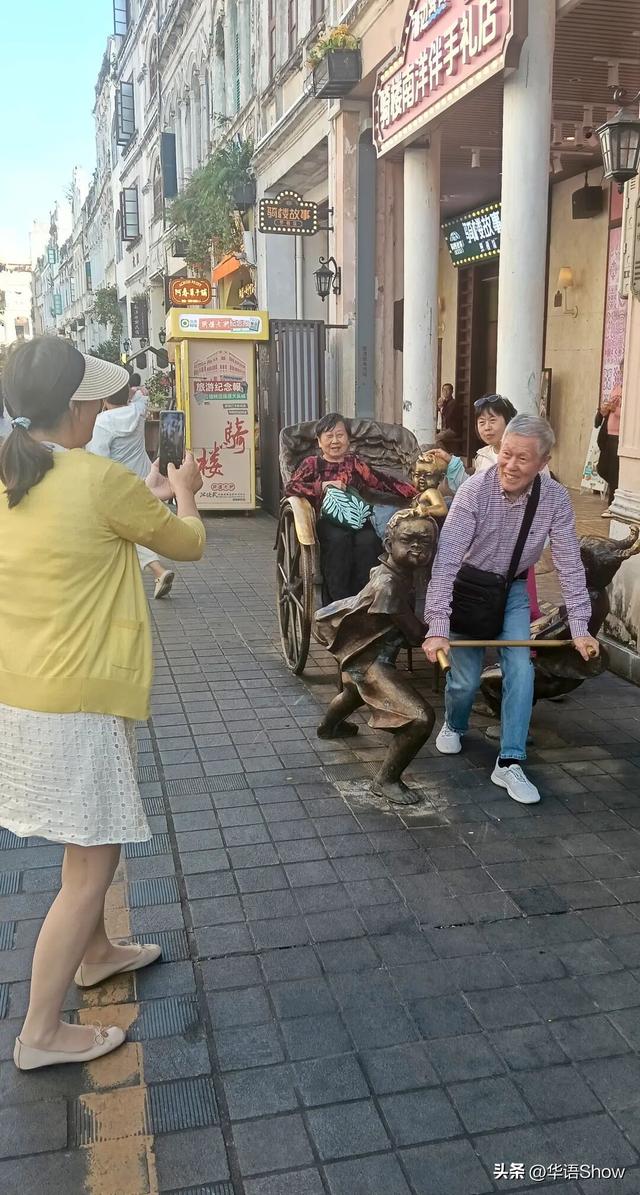 封关前瞻丨海口骑楼老街冬日景象：满眼都是外国人