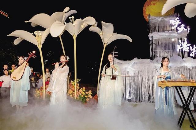 月满青城 共赴探月之约 呼和浩特吉祥哈达广场“双节”活动浪漫启幕