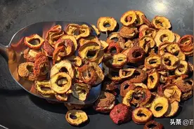 山楂放锅里炒一炒，88岁老中医告诉我的方法，省钱又实用，长见识图片