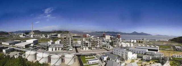 我国在建的最大海水淡化工厂，投资18亿，一天能生产30万吨淡水