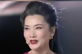 何赛飞与小演员现场唱越剧 网友评论：这就是文化传承!图片